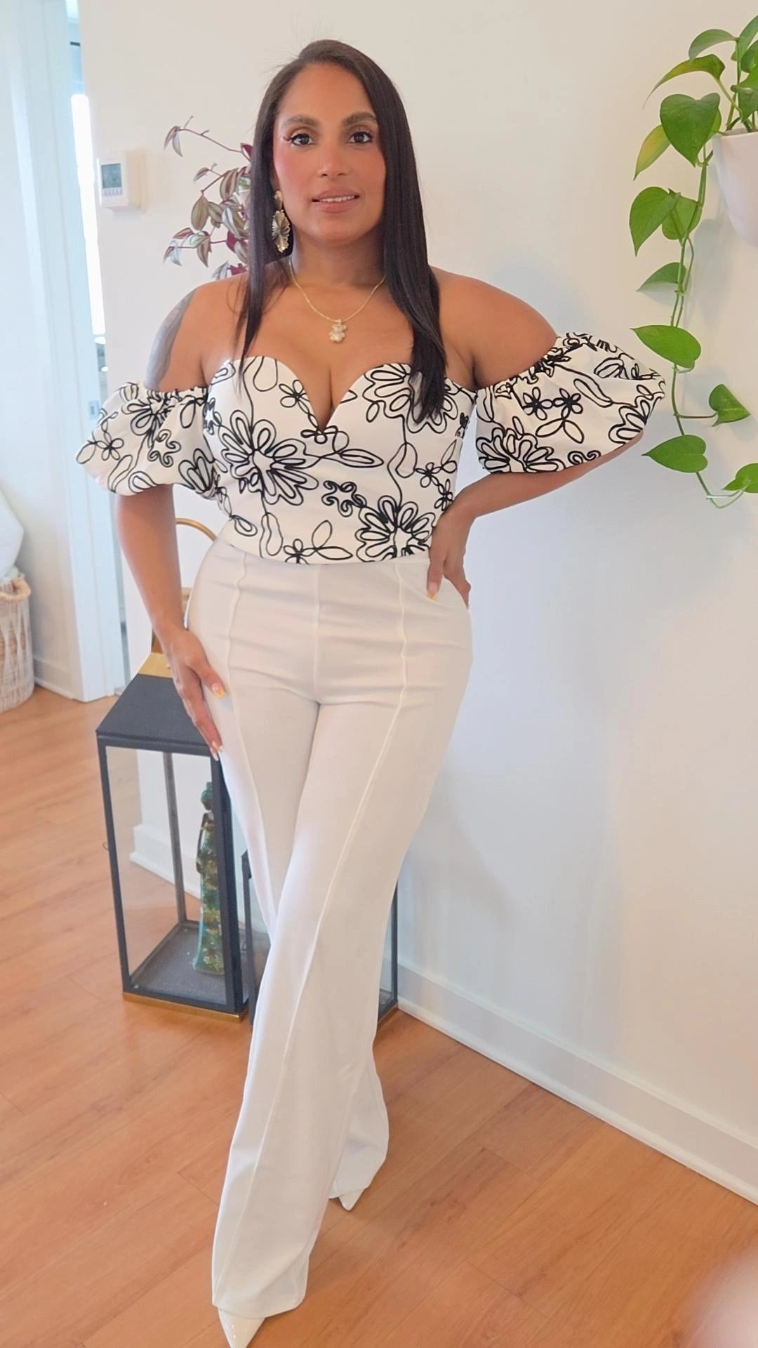 Flower embroidered set