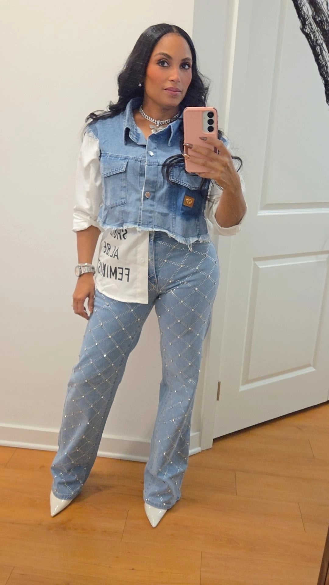 Caroline set